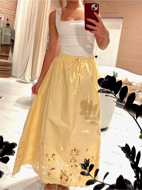 Moon River Dresses & Skirts - MOON RIVER  Eyelet Scalloped Hem Midi Skirt